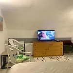 Cozy Little Duplex Near Montmartre